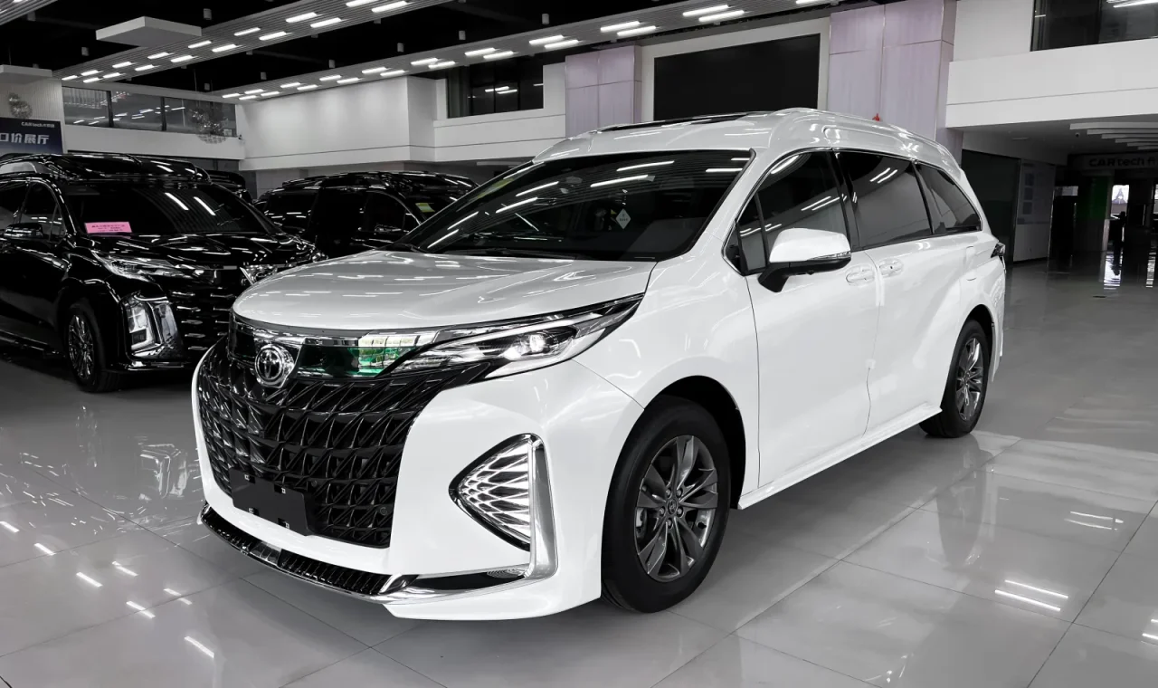 Toyota Sienna 2026 гибрид